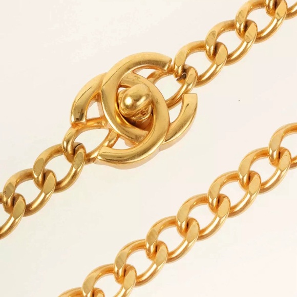 💝 Auth CHANEL Turn-Lock Necklace made circle Gold tone Chain: 2 turn locks 💝 - Picture 5 of 7
